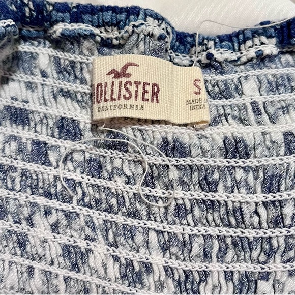 Hollister Blue, Black, & White Romper, size Small. Excellent condition! - Picture 3 of 5